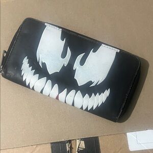 Marvel Venom Black and White Wallet
